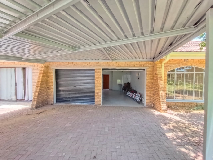 4 Bedroom Property for Sale in Elandia Free State
